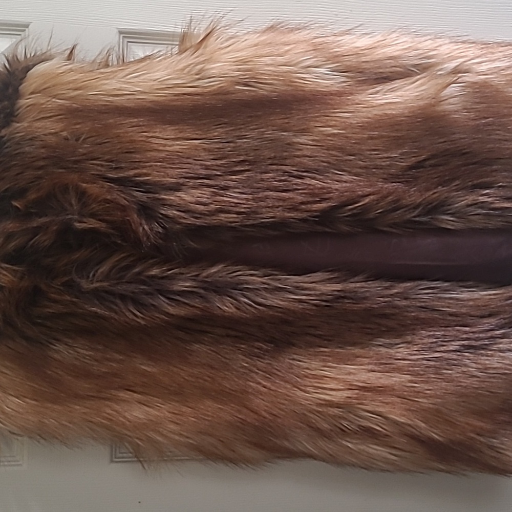 Sleeveless faux fur Jacket